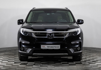 Подержанный автомобиль Honda Pilot 2018 года (3 фото)