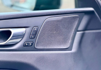 Подержанный автомобиль Volvo XC60 2019 года (22 фото)