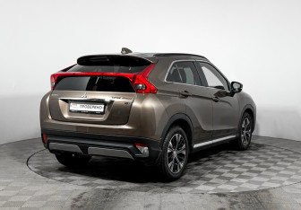 Подержанный автомобиль Mitsubishi Eclipse Cross 2018 года (5 фото)