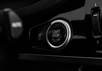 Подержанный автомобиль BMW X3 2014 года (19 фото)