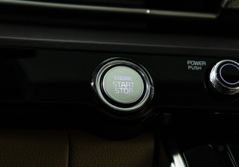 Подержанный автомобиль Kia Carnival 2021 года (29 фото)