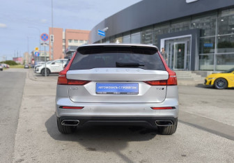 Подержанный автомобиль Volvo V60 Cross Country 2019 года (5 фото)