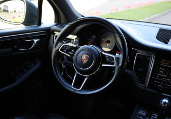 Подержанный автомобиль Porsche Macan 2014 года (10 фото)