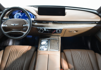 Подержанный автомобиль Genesis G80 2021 года (15 фото)