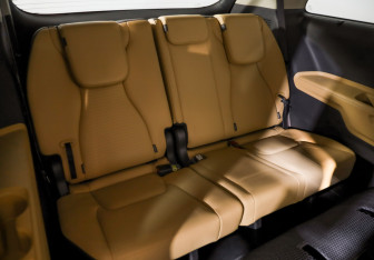 Подержанный автомобиль Kia Carnival 2021 года (33 фото)