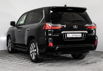 Подержанный автомобиль Lexus LX 2019 года (8 фото)
