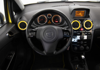 Подержанный автомобиль Opel Corsa 2013 года (10 фото)