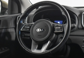 Подержанный автомобиль Kia Sportage 2018 года (14 фото)