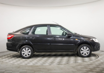 Подержанный автомобиль LADA (ВАЗ) Granta Liftback 2015 года (4 фото)