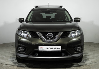Подержанный автомобиль Nissan X-Trail 2016 года (2 фото)