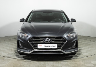Подержанный автомобиль Hyundai Sonata 2019 года (2 фото)