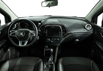 Подержанный автомобиль Renault Kaptur 2022 года (13 фото)