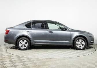 Подержанный автомобиль Skoda Octavia Liftback 2017 года (4 фото)