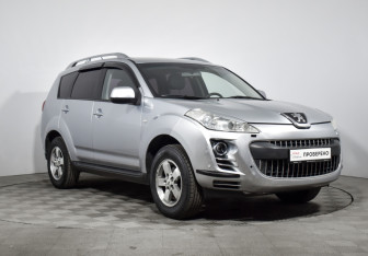 Подержанный автомобиль Peugeot 4007 2008 года (3 фото)