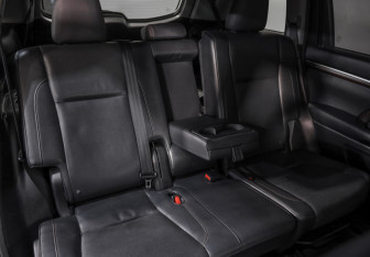 Подержанный автомобиль Toyota Highlander 2014 года (30 фото)