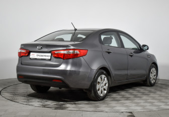 Подержанный автомобиль Kia Rio Sedan 2015 года (5 фото)