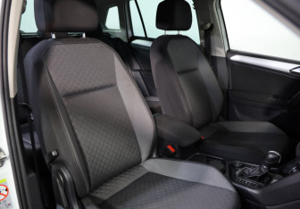 Подержанный автомобиль Volkswagen Tiguan 2017 года (21 фото)