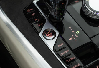 Подержанный автомобиль BMW X6 2020 года (19 фото)