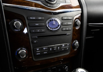 Подержанный автомобиль Infiniti QX80 2014 года (14 фото)