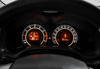 Подержанный автомобиль Toyota Corolla Sedan 2011 года (19 фото)