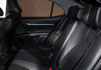 Подержанный автомобиль Toyota Camry Sedan 2018 года (12 фото)