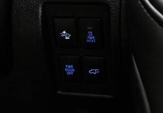 Подержанный автомобиль Toyota Land Cruiser Suv 2016 года (21 фото)