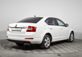Подержанный автомобиль Skoda Octavia Liftback 2016 года (5 фото)