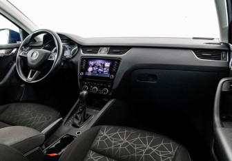 Подержанный автомобиль Skoda Octavia Liftback 2019 года (9 фото)