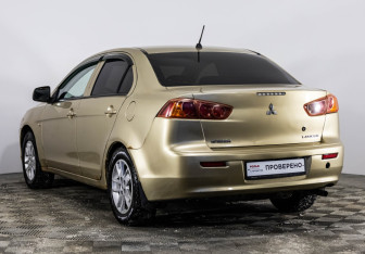 Подержанный автомобиль Mitsubishi Lancer Sedan 2008 года (7 фото)