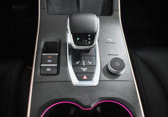 Подержанный автомобиль Omoda C5 2023 года (17 фото)