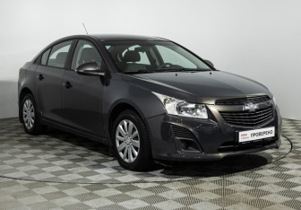 Подержанный автомобиль Chevrolet Cruze Sedan 2014 года (3 фото)