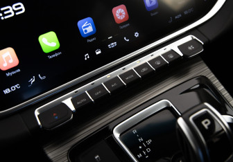 Подержанный автомобиль Geely Atlas Pro 2024 года (18 фото)
