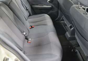 Подержанный автомобиль Nissan Tiida Sedan 2008 года (13 фото)