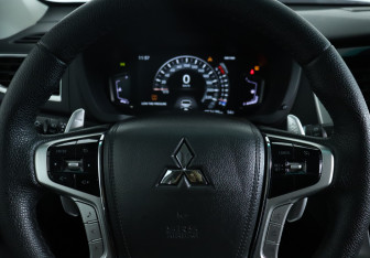 Подержанный автомобиль Mitsubishi Montero Sport 2022 года (19 фото)