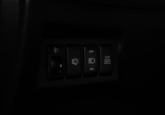 Подержанный автомобиль Nissan X-Trail 2007 года (13 фото)