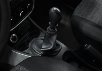 Подержанный автомобиль Renault Duster 2014 года (9 фото)
