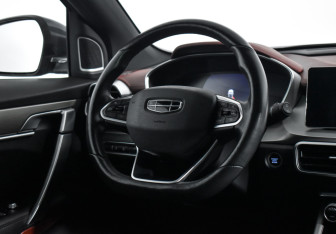 Подержанный автомобиль Geely Coolray 2021 года (14 фото)
