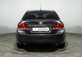Подержанный автомобиль Chevrolet Cruze Sedan 2011 года (6 фото)