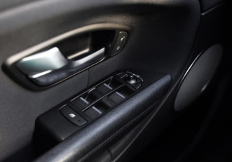 Подержанный автомобиль Land Rover Range Rover Evoque 2018 года (23 фото)