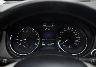 Подержанный автомобиль Nissan X-Trail 2018 года (14 фото)