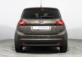 Подержанный автомобиль Kia Venga 2016 года (6 фото)