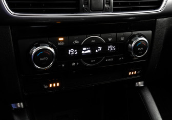 Подержанный автомобиль Mazda CX-5 2016 года (16 фото)