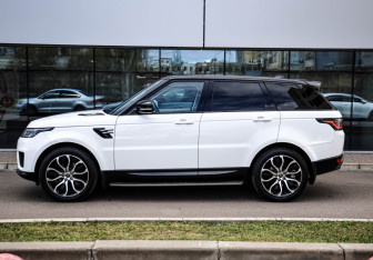 Подержанный автомобиль Land Rover Range Rover Sport 2018 года (7 фото)