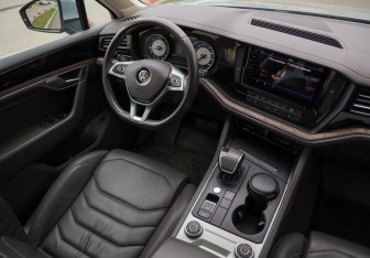 Подержанный автомобиль Volkswagen Touareg 2018 года (11 фото)