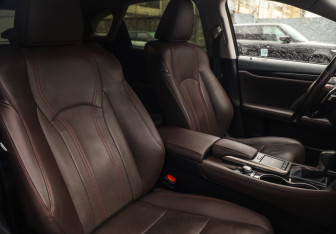 Подержанный автомобиль Lexus RX 2021 года (27 фото)