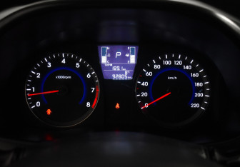 Подержанный автомобиль Hyundai Solaris Hatchback 2016 года (17 фото)