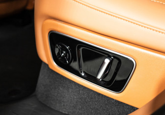 Подержанный автомобиль LiXiang L7 2024 года (18 фото)