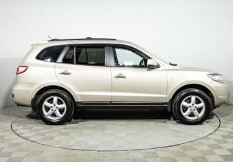Подержанный автомобиль Hyundai Santa Fe 2007 года (4 фото)