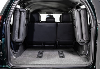 Подержанный автомобиль Toyota Land Cruiser Prado 2003 года (26 фото)