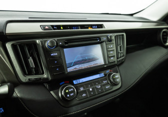 Подержанный автомобиль Toyota RAV4 2014 года (15 фото)